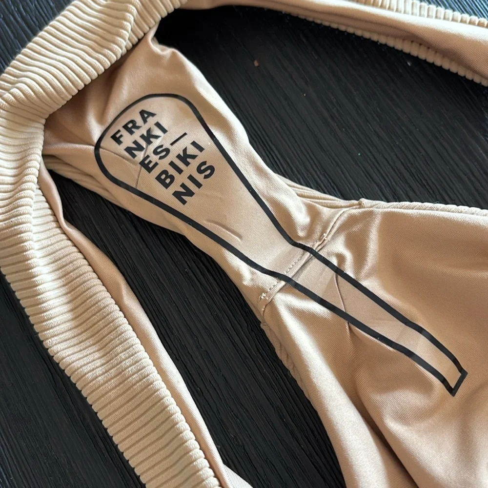 Frankie’s Bikinis Shea Ribbed Bottoms in Sand Size Large NWOT